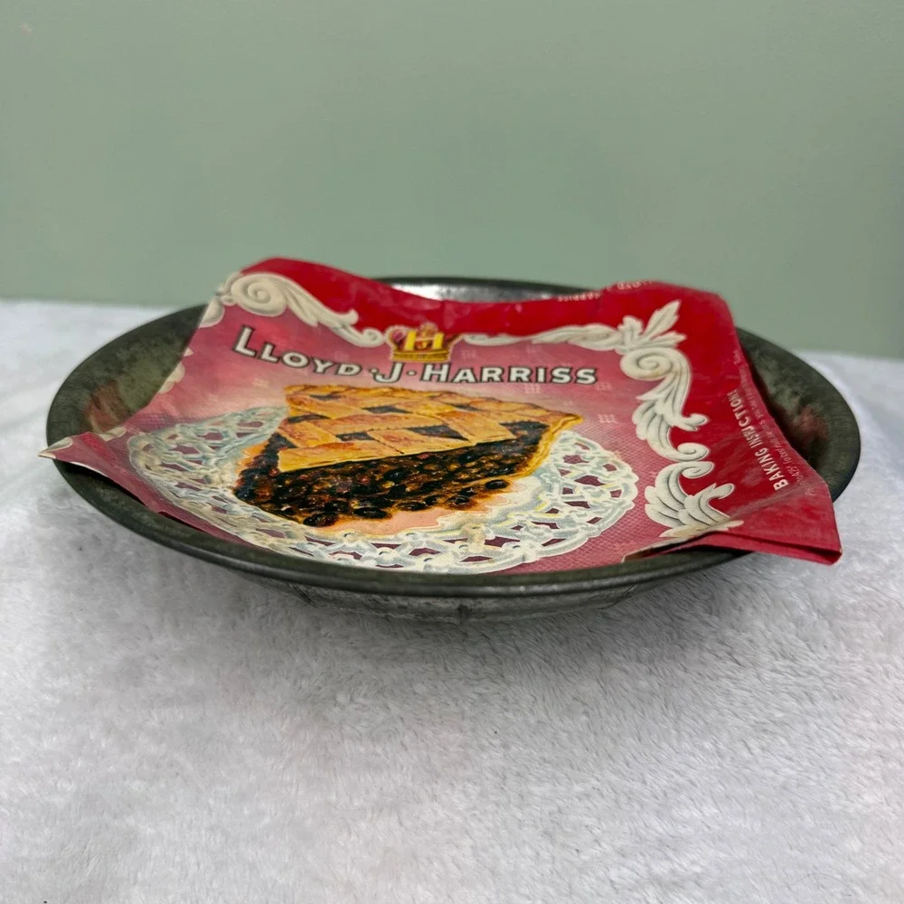 Vintage Lloyd J Harriss Aluminum Pie Tin Perforated 8 Inch w/ Mince Pie Wrapper